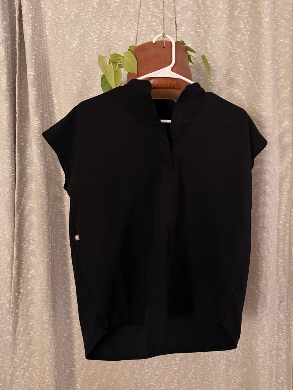 Figs Black Split-Neck Cap-Sleeve Tunic